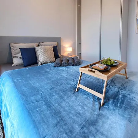 Amber With Parking By Rentujemy *